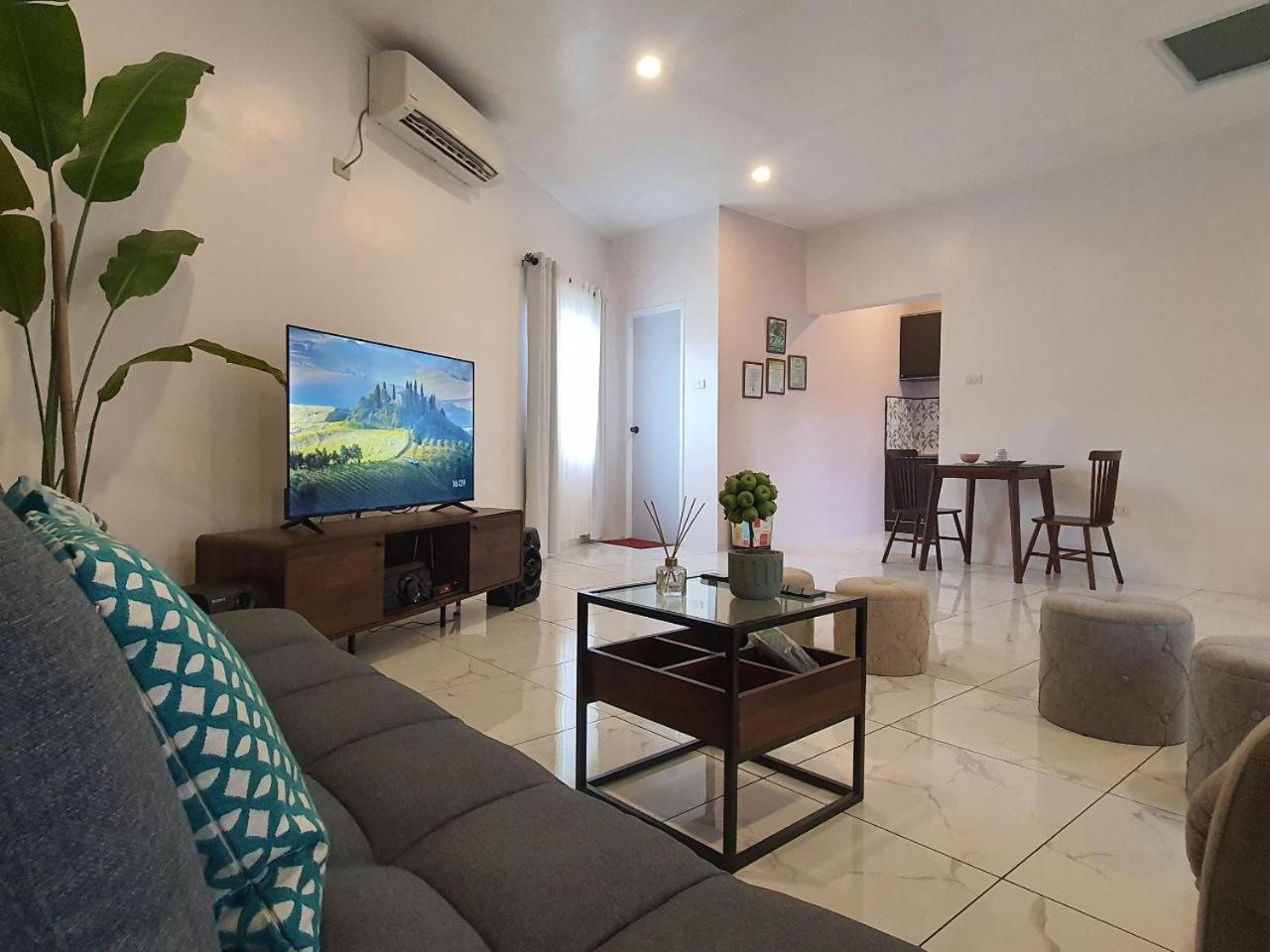 Mw Urbanterrace -surigao Del Norte Country house *